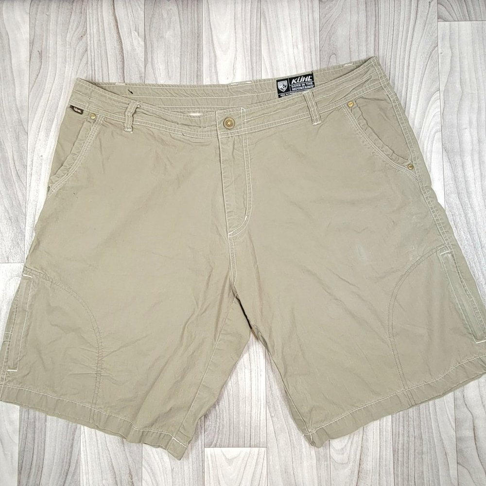 Kuhl Vintage Patina Dye Green Cargo Shorts Mens Size 40 (stained)